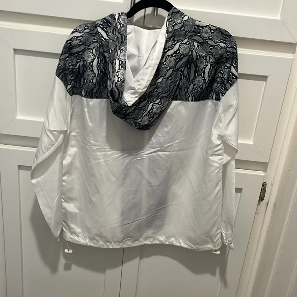 Black and White Hooded Jacket - Picture 3 of 3